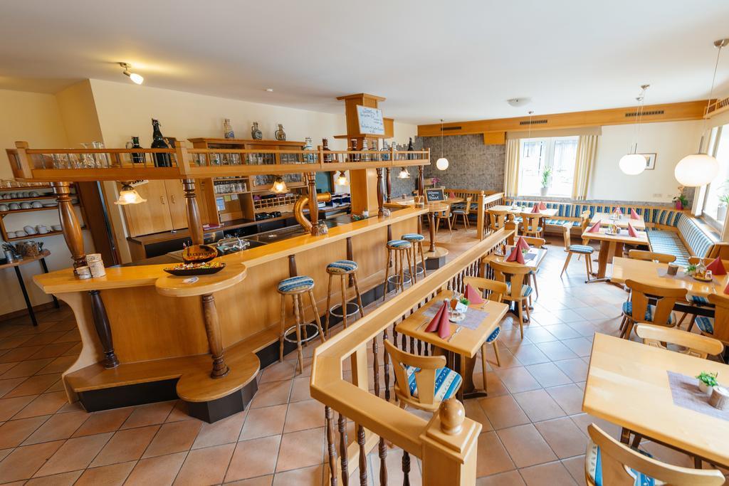 Hotel Rhoenhof Hunfeld Bagian luar foto