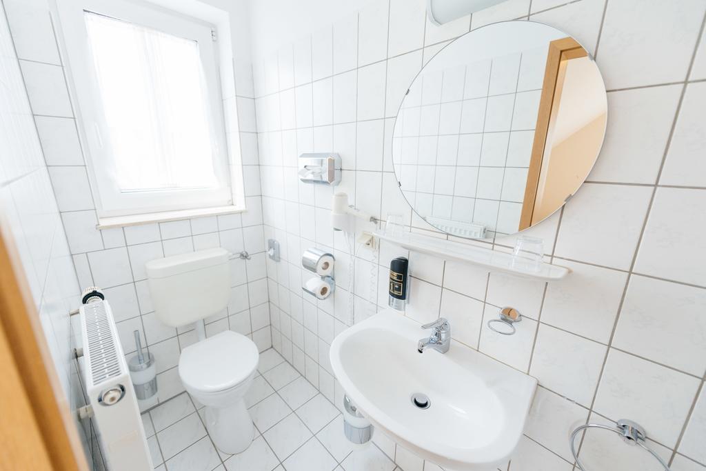 Hotel Rhoenhof Hunfeld Bagian luar foto