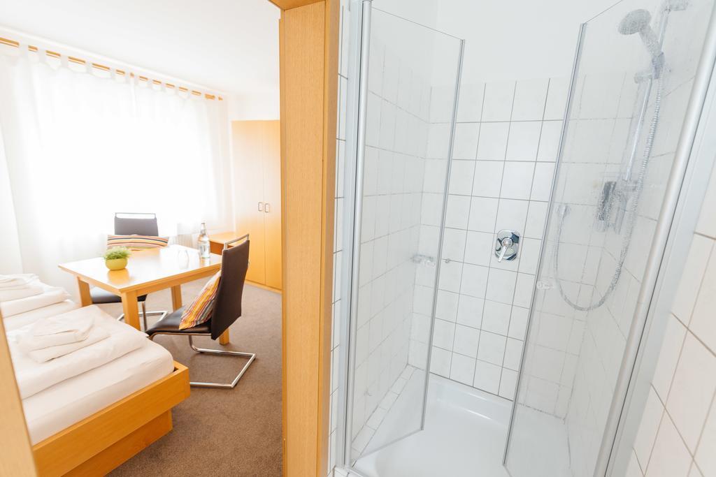 Hotel Rhoenhof Hunfeld Bagian luar foto