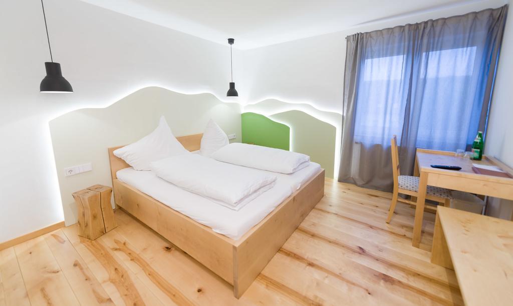 Hotel Rhoenhof Hunfeld Bagian luar foto