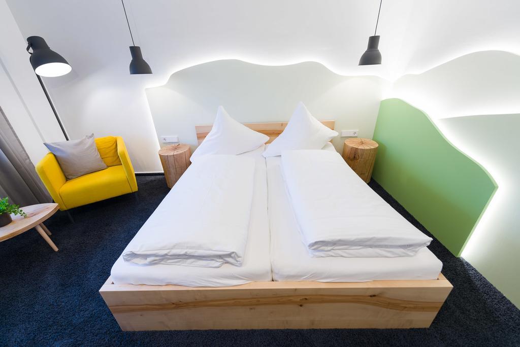 Hotel Rhoenhof Hunfeld Bagian luar foto