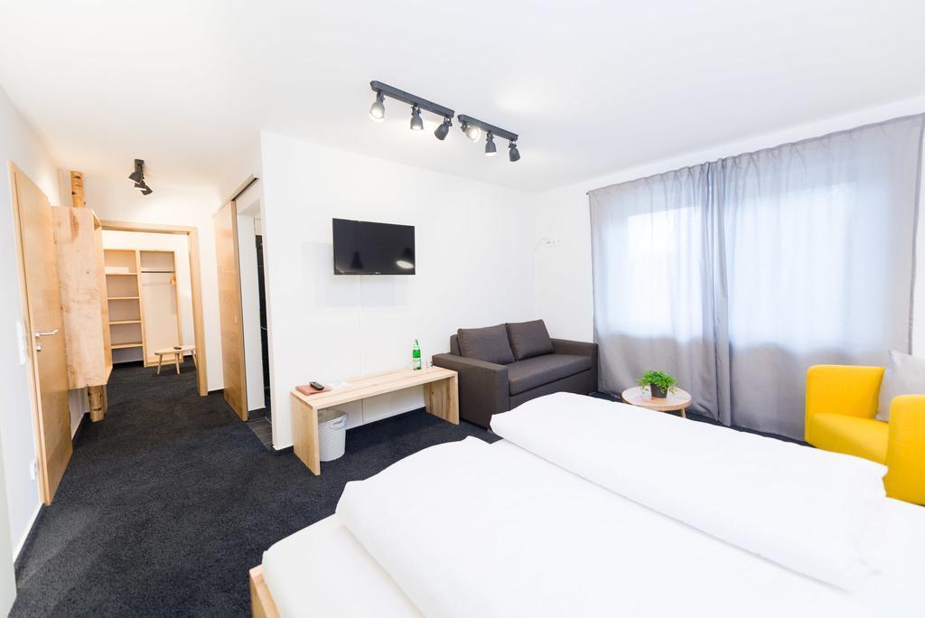 Hotel Rhoenhof Hunfeld Bagian luar foto