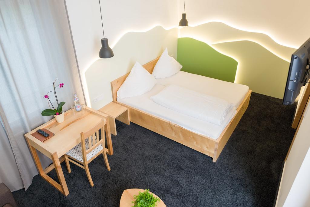 Hotel Rhoenhof Hunfeld Bagian luar foto