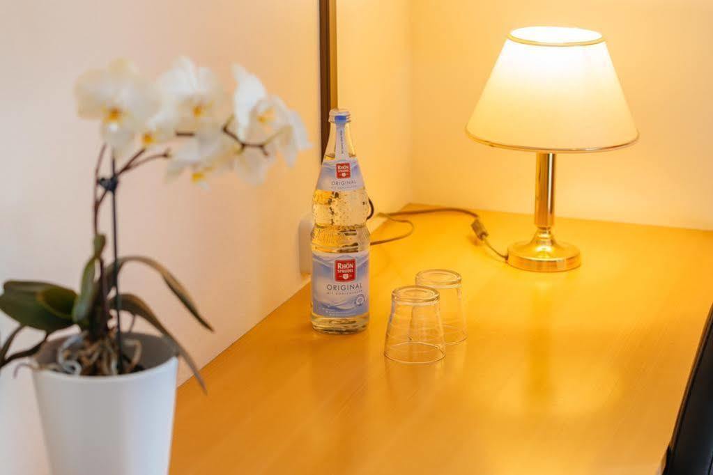 Hotel Rhoenhof Hunfeld Bagian luar foto