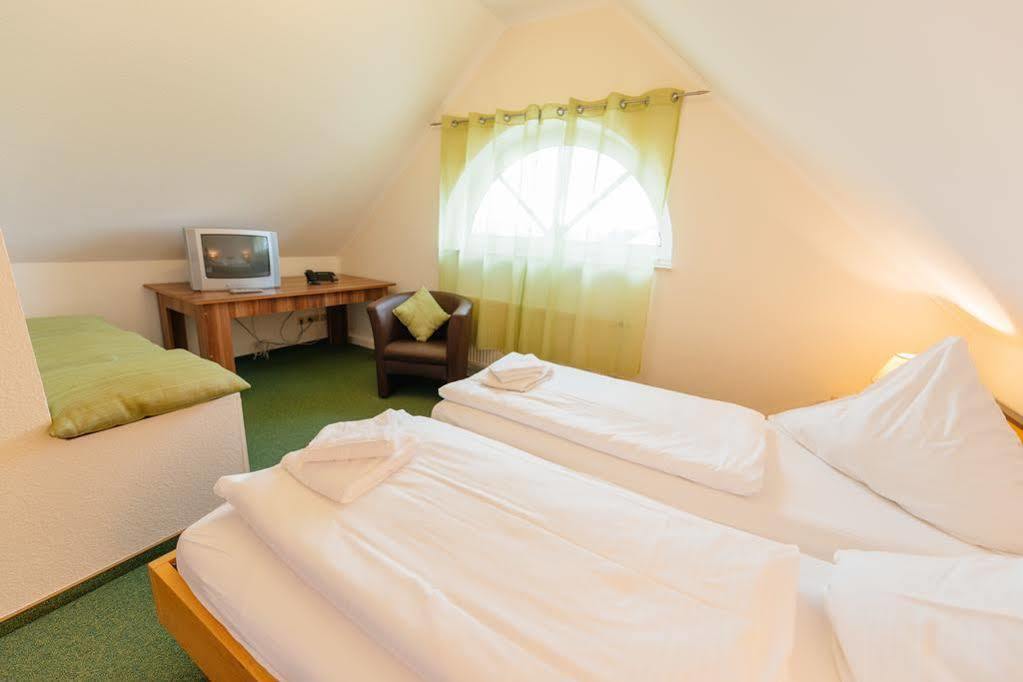 Hotel Rhoenhof Hunfeld Bagian luar foto
